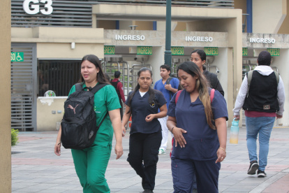 Estudiantes de distintas universidades detallan a EXPRESO lo complejo que a veces les resulta estudiar y trabajar.