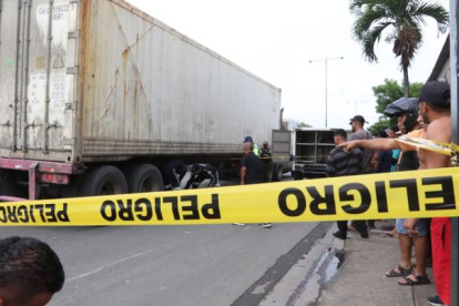 Perimetral. Una moto fue arrollada. Este accidente dejó una víctima.