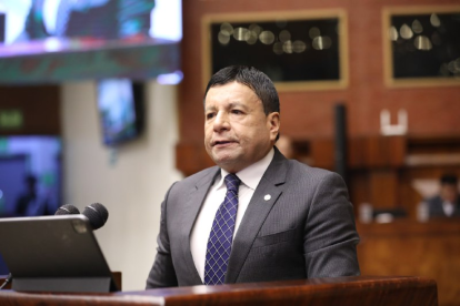 Jorge Calderón, representante de los taxistas, en su comparecencia en la Asamblea.