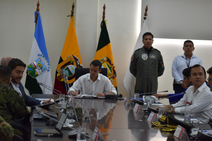 El presidente Daniel Noboa durante una reunión sobre el tema de la seguridad en la provincia de El Oro.