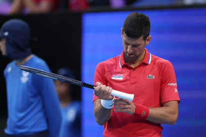 Djokovic su muñeca afectada a 10 días del inicio del Abierto de Australia, torneo en el que defenderá la corona y que ha levantado 10 veces.