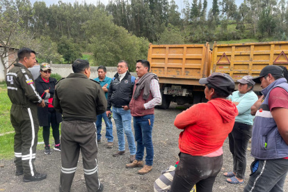 Procedimiento. En el control realizado por la prefecta de Cotopaxi Lourdes Tiban estuvo acompañada por la Policía Nacional y Fiscalía.