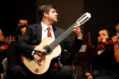 Artista. David Chapman deleitará la noche con su guitarra