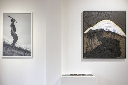 Parte de las obras que forman parte de la exposición de José Luis Macas