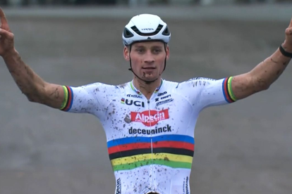 Mathieu Van der Poel ganó su nueva carrera
