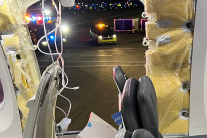 La aeronave perdió parte de la cabina cuando ya había despegado