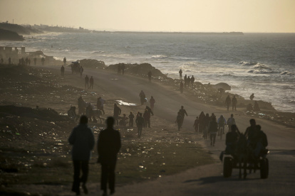 Refugiados huyeron de Gaza después de las incursiones militares de Israel.