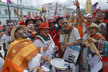 Celebración. Asistentes participan en el ‘Desfile de la Familia Castañeda’.