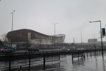 El Stade de France, ubicado en Saint-Denis, acogerá atletismo y rugby.