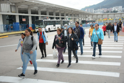 La afluencia de personas disminuyó en horas pico en la estación de El Recreo y Labrador