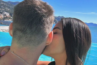 Michela con su novio.