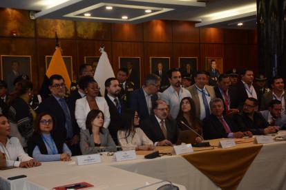 Posición. El presidente de la Asamblea Henry Kronfle anunció la posición del Legislativo ante la crisis.