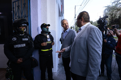 Esteban Paz (c) cerró su ciclo como líder de la comisión especial de fútbol de Liga de Quito con la corona de la Copa Sudamericana y LigaPro.