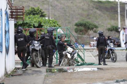 Un grupo de policías llegó hasta ese sector de la urbe porteña.