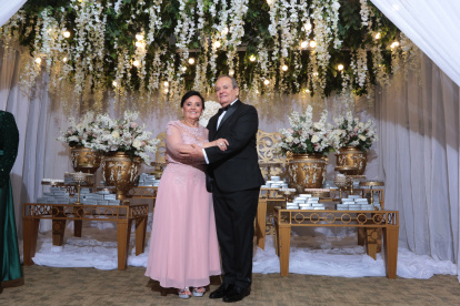 La celebración fue en el Anexo del Tenis Club, donde acudieron sus cerca de 160 invitados, entre familiares y amigos cercanos.