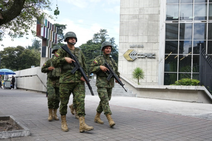Control. Los patrullajes militares se incrementaron en la capital tras la declaratoria de estado de excepción.