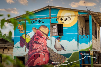 Los enormes cuadros pueden observarse en Olón, Montañita, Cadeate, Libertador Bolívar, Ayangue, Valdivia, Ballenita