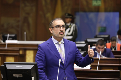 El coordinador de bancada del PSC, Vicente Taiano, expuso la postura del partido.