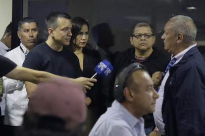 El presidente de Ecuador, Daniel Noboa, visita las instalaciones del canal TC Televisión.