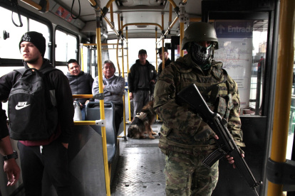 La ciudadanía apoya los controles que se realizan en el transporte público, estos lugares son el foco donde se dan más robos.