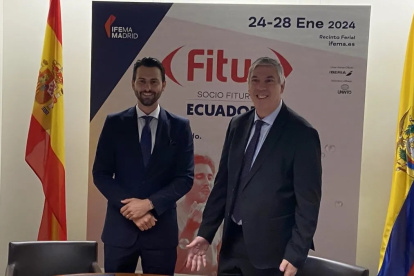 Madrid. El ministro Niels Olsen y el presidente ejecutivo de Ifema.