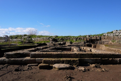 Parte del nuevo descubrimiento realizado en el sitio arqueológico de la antigua ciudad de Poseidonia-Paestum, en el sur de Nápoles, Italia.