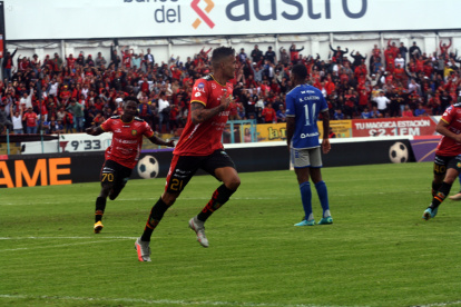 El argentino Raúl Becerra cumplirá con su quinta temporada en el Deportivo Cuenca.