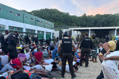 Cárcel de Esmeraldas fue intervenida por personal de la Policía