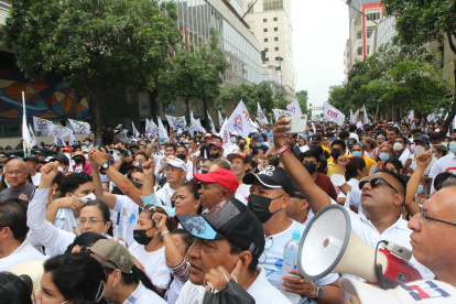 CONSTITUCIÓN. El artículo 326 reconoce el derecho y la libertad de organización de los trabajadores.