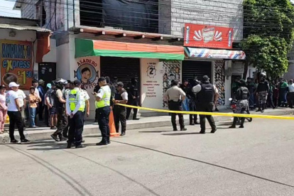 Santa Elena. La policía llegó para recabar información del sicariato