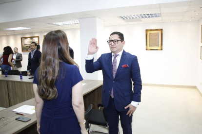 El nuevo presidente durante la toma de posesión de su cargo.