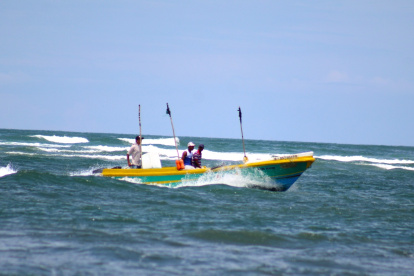 Las autoridades realizan la búsqueda de los pescadores desaparecidos