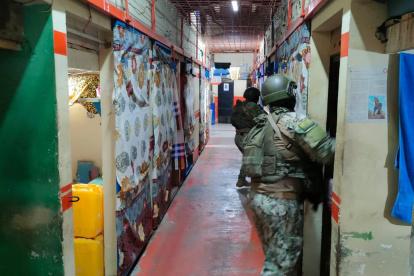 Personal policial y militar realizan un nuevo operativo al interior de la cárcel de Esmeraldas