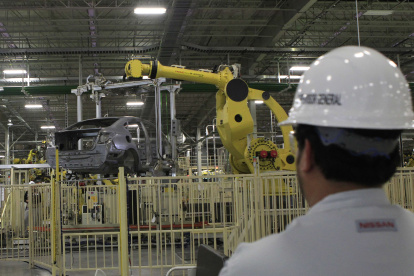 Industria.- Una empresa de México que hace carros que exporta.