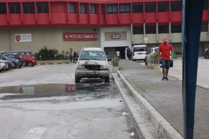 Ataque. Los atentados ocurrieron en uno de los parqueaderos del centro comercial Albán Borja, donde dos guardias fueron asesinados.