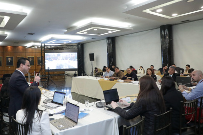 El exministro se defendió en el pleno de la Comisión de Fiscalización.