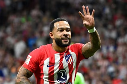Memphis Depay intenta recuperarse para los partidos de Atlético de Madrid