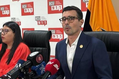 Ministro del Deporte, Andres Guschmer en rueda de prensa sobre el tema Barcelona Sporting Club