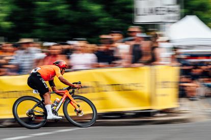 El tricolor Jhonatan Narváez durante la jornada inicial del Tour Down Under.