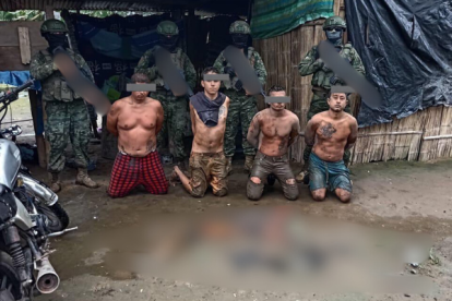 La imagen de la detención fue compartida en la cuenta de X del Ejército del Ecuador.
