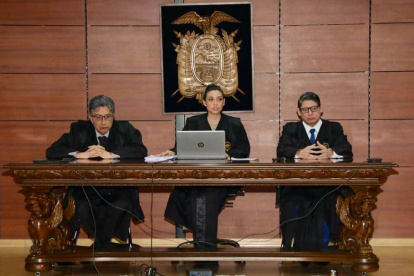 Audiencia. El tribunal de apelación del caso Walter Solís no pudo instalar la diligencia por ausencia de una abogada.