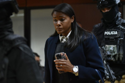 La fiscal general de Ecuador, Diana Salazar, se ha ganado el apelativo de "dama de hierro", pues ha sido implacable en su lucha contra la corrupción en el país.