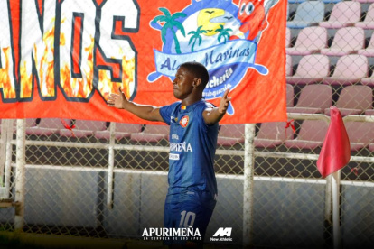 Abel Casquete delantero del equipo Los Chankas de Perú.