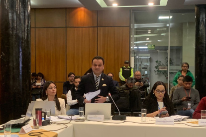 El exministro Bernal reaccionó indicando que lo enjuiciaron por cumplir sus funciones.