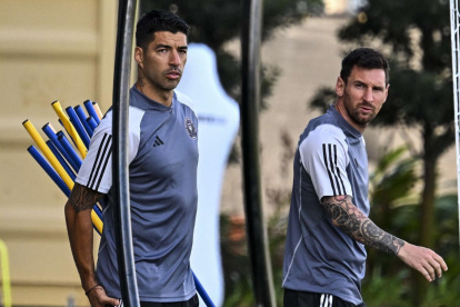 Messi ya esta en suelo salvadoreño a la espera del partido con la selección del mismo pais, se puede dar el debut de Luís Suarez