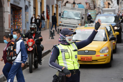 Se presupuestó adquirir medidas deportivas en 40 dólares cada par