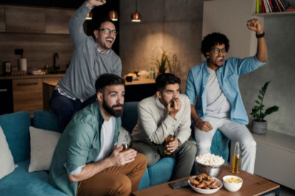 DirecTV presenta un lunes de emociones deportivas que abarcan desde vibrantes partidos de baloncesto hasta programas informativos de Ecuador y el mundo.