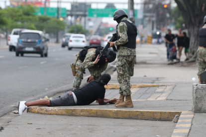 La iniciativa comienza en medio de un estado de excepción con la declaratoria de guerra a 22 grupos calificados como terroristas.