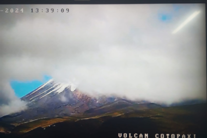 Vigilancia. El volcán es monitoreado desde la sala de videovigilancia del Municipio de Latacunga.