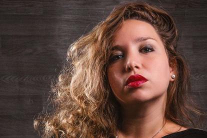 Foto de la escritora cubana Elaine Vilar Madruga.